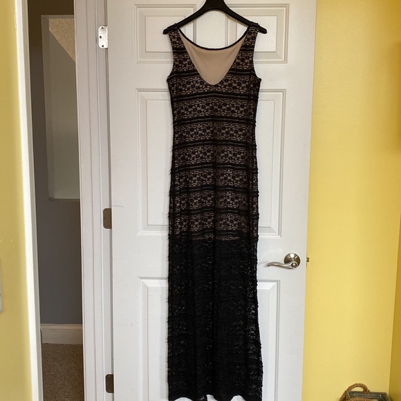 Black lace dress - Picture 3 of 5